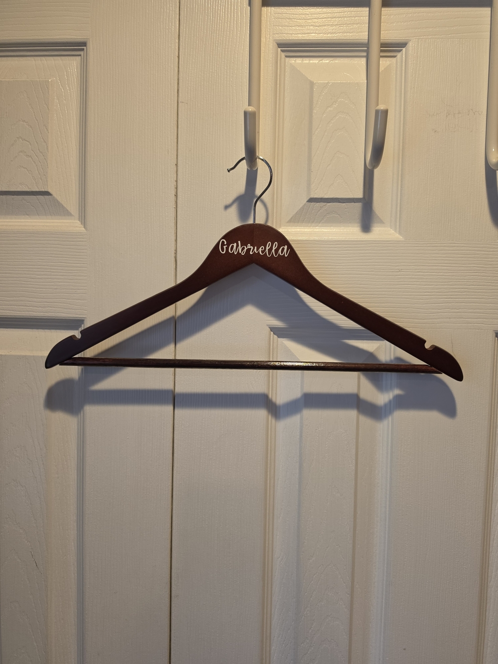 Personalized Dark Brown Wooden Wall Hanger 'Gabriella'